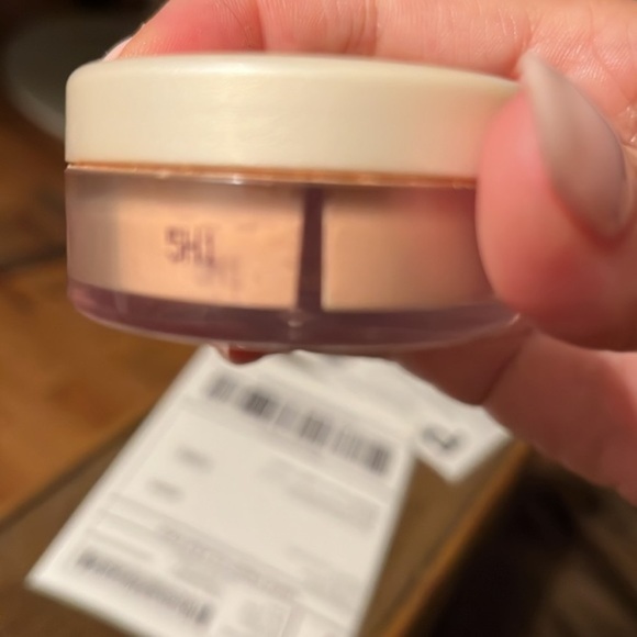 ID BARE MINERALS well lit back lit natural light highlighter veil baking powder - Picture 5 of 5